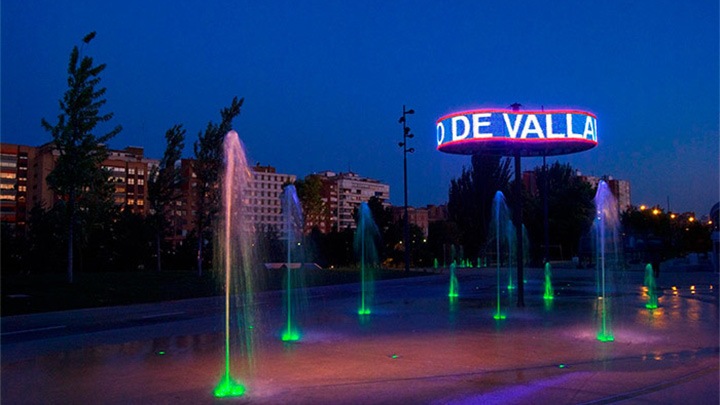 Las fuentes de la Plaza del Milenio iluminadas por Philips Lighting