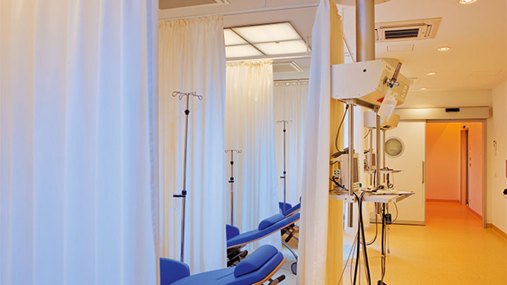 Sala de espera del Centro de Operaciones Sur (Alemania) iluminado con soluciones para sanidad de Philips Lighting