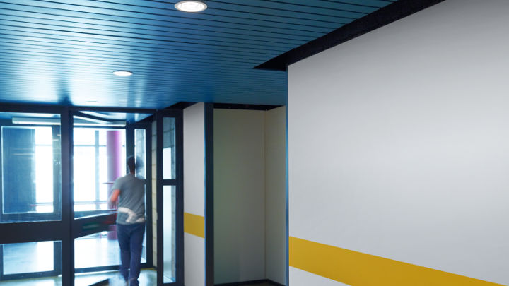 El pasillo de Strijp-S iluminado por Philips Lighting