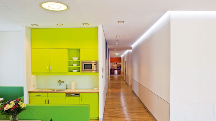 Entorno colorido y relajante en el Hospital Pediátrico Altona iluminado con soluciones de Philips Lighting