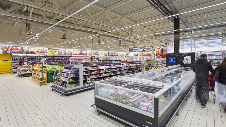 Ahorra hasta un 20 % con una iluminación que se ajusta según los niveles de luz natural.