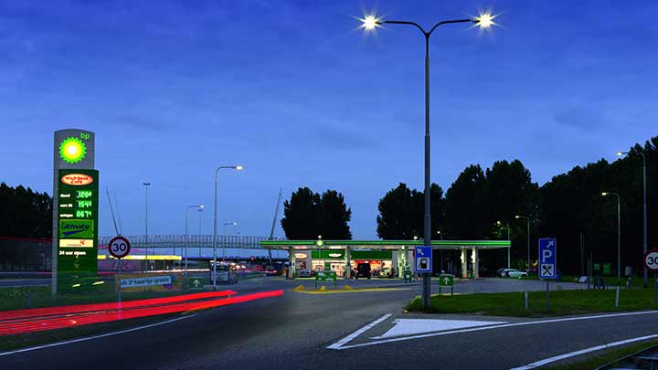 Mejora la primera impresión de tus instalaciones con las luminarias para gasolineras desarrolladas por Philips Lighting