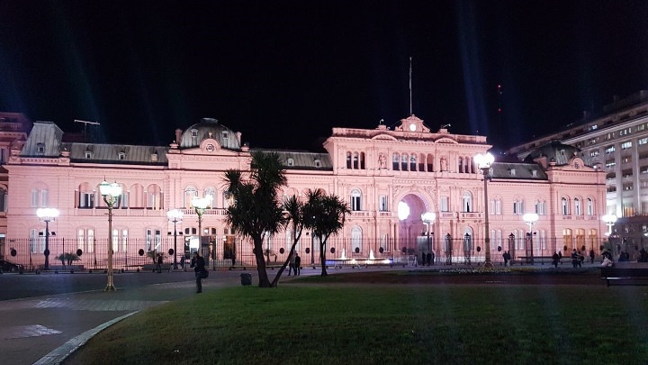 "El proyecto de iluminación cumple con las normas internacionales LEED de eficiencia energética, que hacen referencia a la relación entre la potencia instalada y la superficie de la fachada"