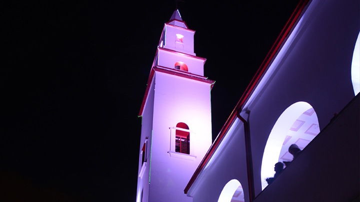 La Iluminanción LED cambia un icono en la capital Colombiana, La iglesia de Monserrate ahora brilla mucho más.