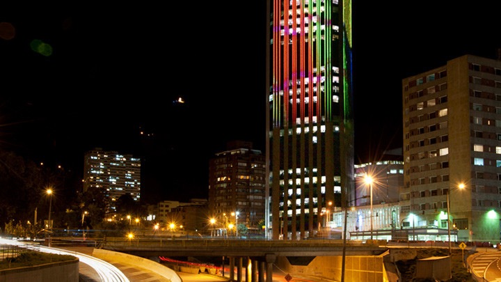 Iluminación Torre Colpatria en Bogotá, Colombia